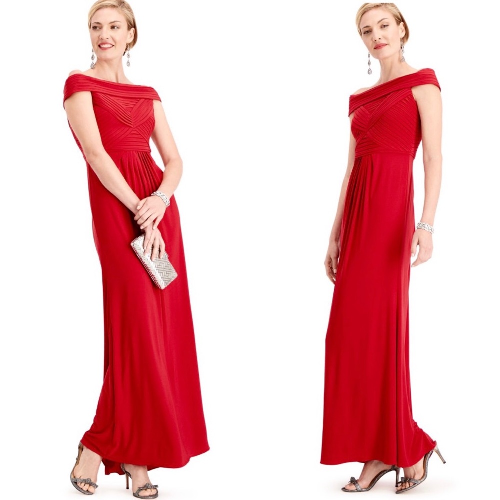 Adrianna Papell Womens Gown Red Size 14
Pleated Off Shoulder Pintuck